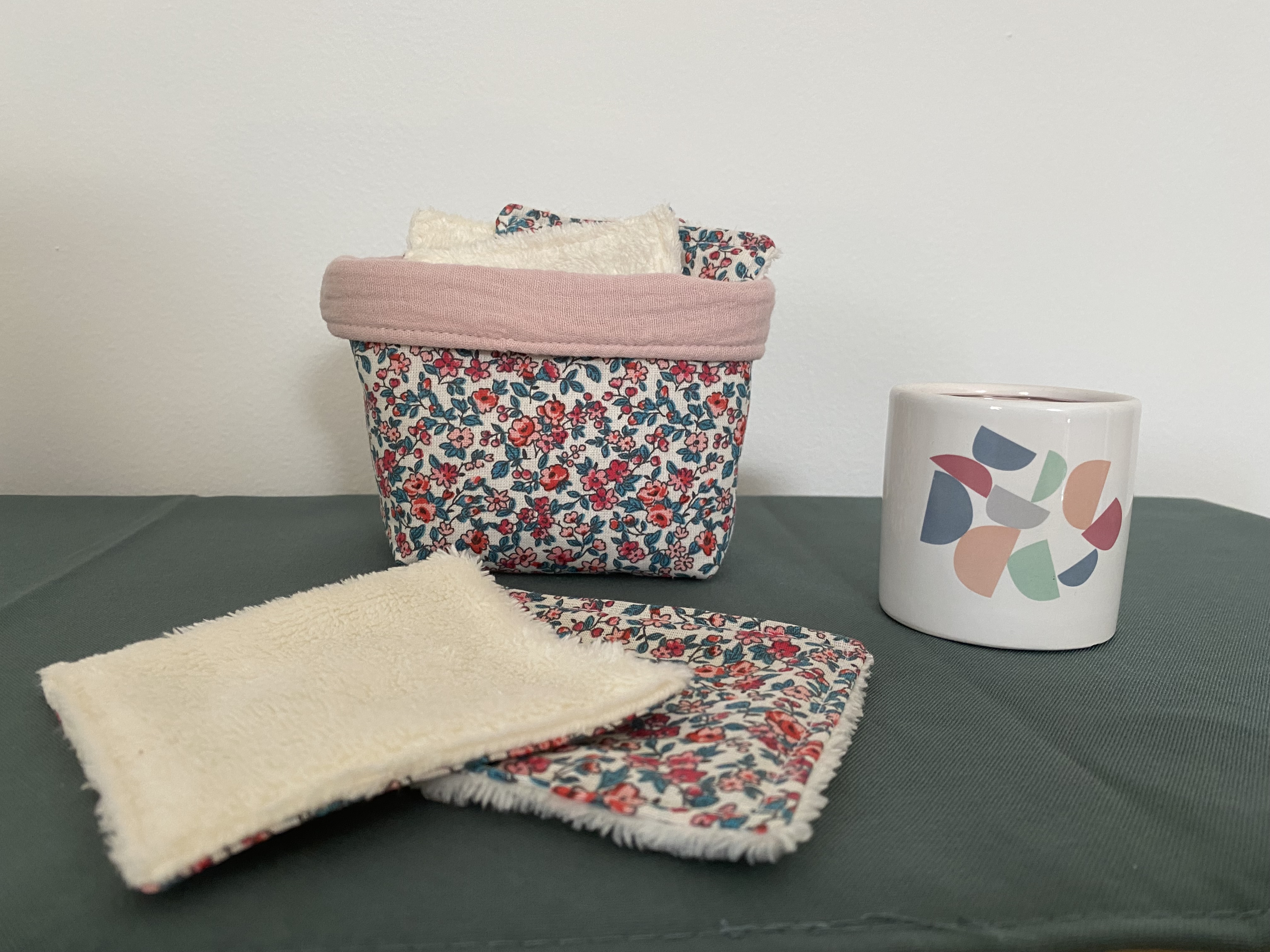 Lot de 6 lingettes démaquillantes lavables en éponge bambou avec panier de rangement – Pastel Couture